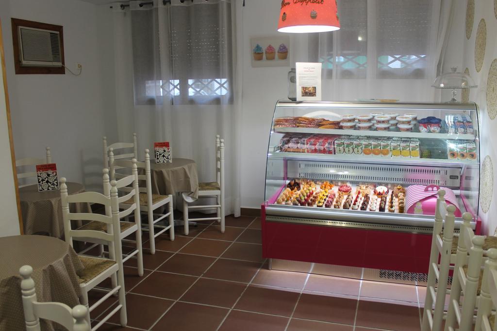 Hostal Plaza De Italia กาเซเรส ภายนอก รูปภาพ