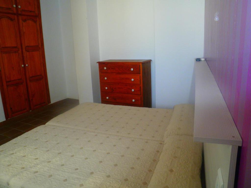 Hostal Plaza De Italia กาเซเรส ห้อง รูปภาพ