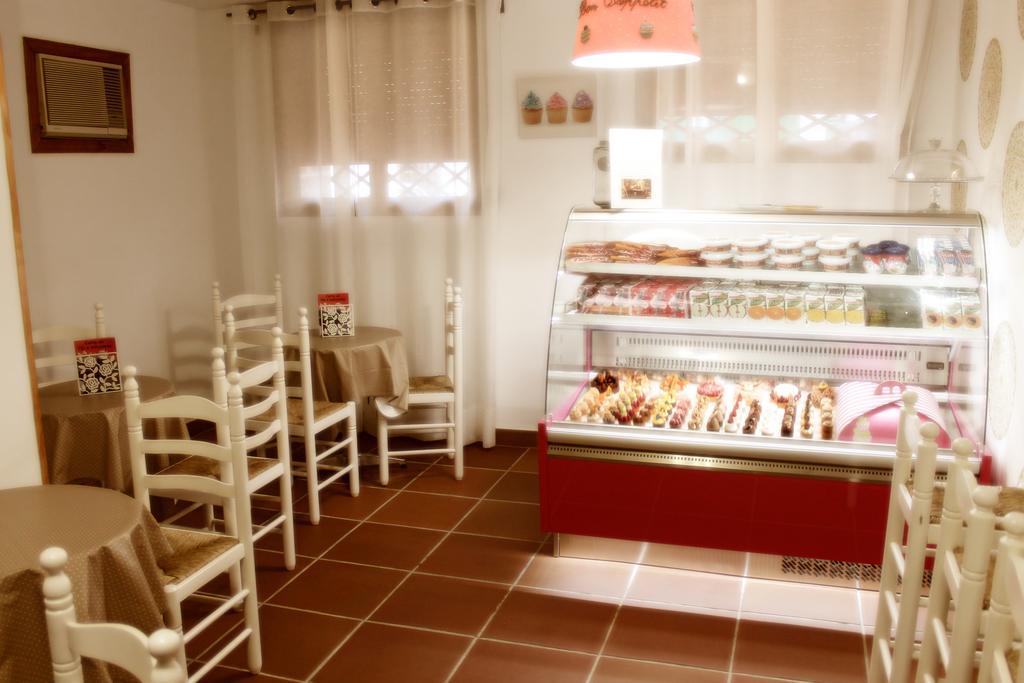 Hostal Plaza De Italia กาเซเรส ภายนอก รูปภาพ